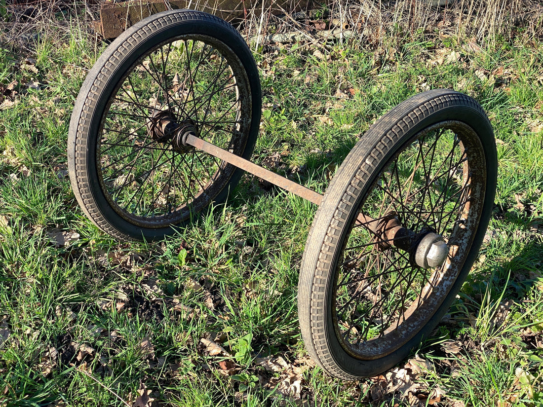 Vintage rear axle and wheels suitable for a Cyclecar project.