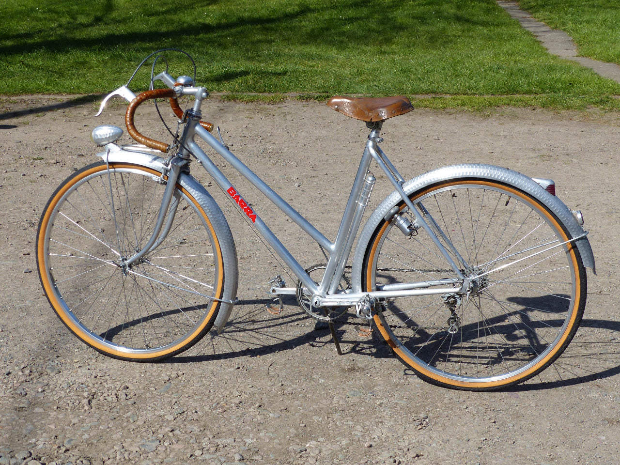 c.1942 Barra Ladies Aluminium French Bicycle.